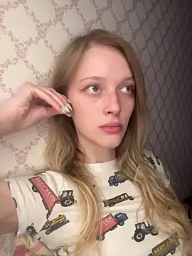 Evvie Summn1 online show from April 2026 02:40:02 PM