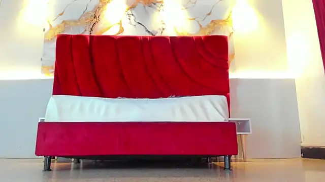 MAISE HILL1 online show from January 2026 01:40:02 PM