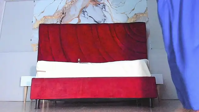 MAISE HILL1 online show from February 2026 01:12:01 PM