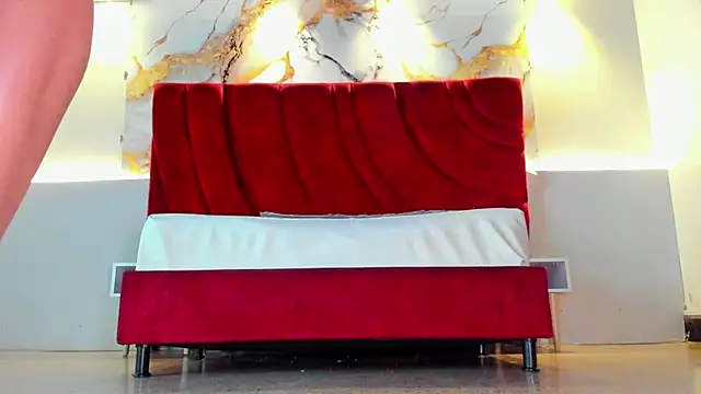 MAISE HILL1 online show from January 2026 01:26:01 PM