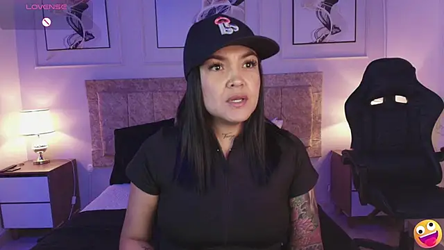 Snapshot of lyn_adamns chatting on March 2025 07:01:02 PM lyn adamns online show from March 2025 07:01:02 PM