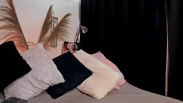 Serenity Day online show from November 2025 06:23:02 PM