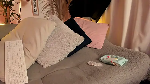 Serenity Day online show from February 2026 01:37:01 AM