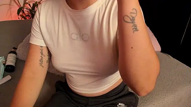 Serenity Day online show from September 2025 01:57:01 AM