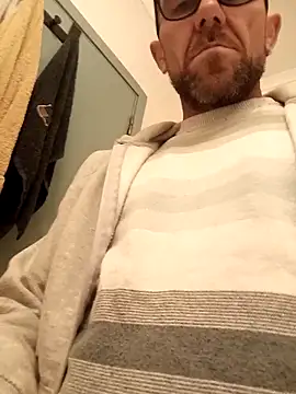 jonyfree1978 online show from December 2025 07:51:02 PM