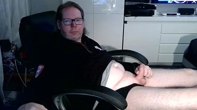 VSteph online show from November 2025 10:24:01 PM