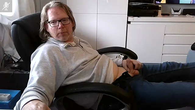 Snapshot of VSteph chatting on June 2026 04:16:02 PM VSteph online show from June 2026 04:16:02 PM