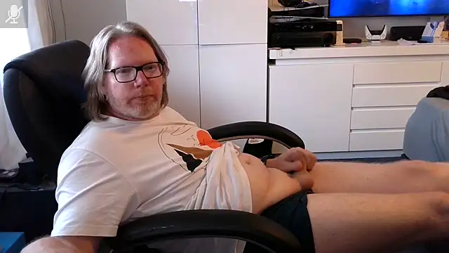 Snapshot of VSteph chatting on June 2026 07:03:02 PM VSteph online show from June 2026 07:03:02 PM
