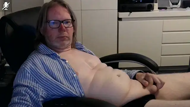 Snapshot of VSteph chatting on July 2026 11:00:01 PM VSteph online show from July 2026 11:00:01 PM
