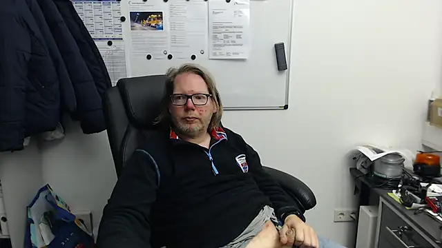 VSteph online show from November 2025 04:18:02 PM