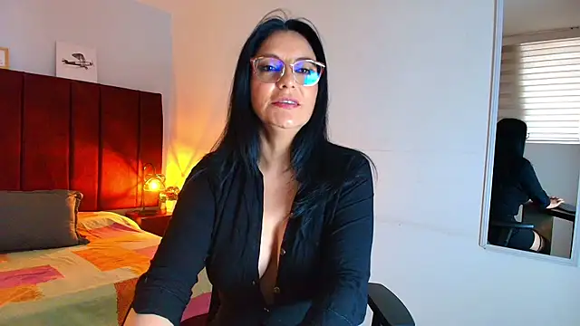 Snapshot of Zuzana21 chatting on September 2025 12:55:01 PM Zuzana21 online show from September 2025 12:55:01 PM