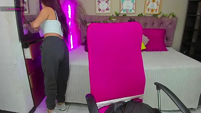 Snapshot of Lia_Keen chatting on November 2025 12:59:01 PM Lia Keen online show from November 2025 12:59:01 PM