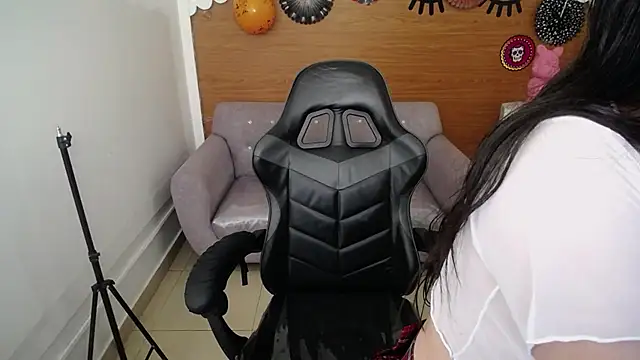 Chinatsu t online show from October 2025 12:50:02 PM