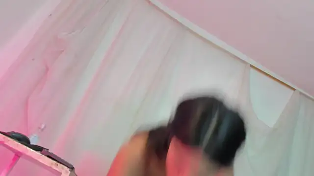 Itsme Daniela online show from April 2026 04:35:01 PM