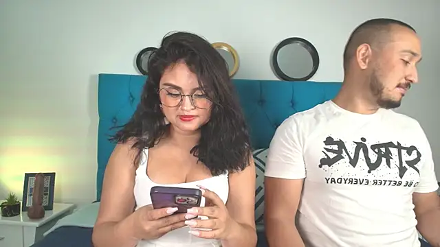 Snapshot of XXCOUPLESSEX chatting on January 2025 05:31:01 AM XXCOUPLESSEX online show from January 2025 05:31:01 AM