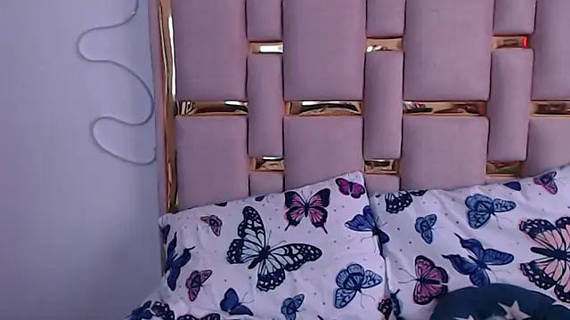 nina carther online show from October 2025 01:21:02 PM