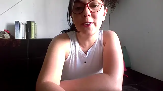 Snapshot of Tiramisu89 chatting on November 2025 06:30:01 PM Tiramisu89 online show from November 2025 06:30:01 PM