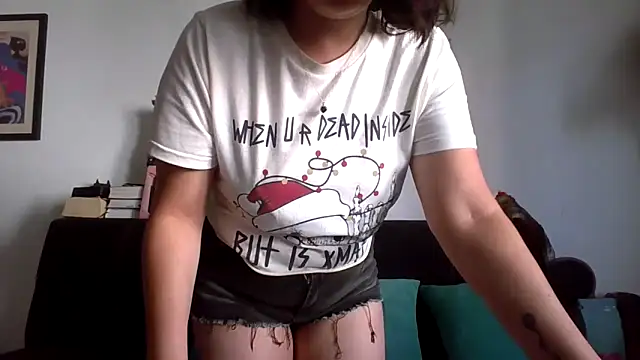 Snapshot of Tiramisu89 chatting on November 2025 07:17:01 PM Tiramisu89 online show from November 2025 07:17:01 PM