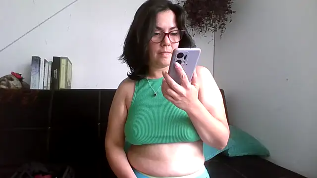 Snapshot of Tiramisu89 chatting on November 2025 09:15:02 PM Tiramisu89 online show from November 2025 09:15:02 PM