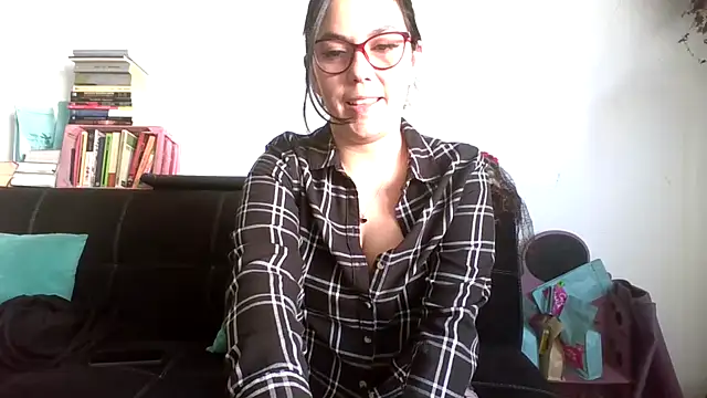 Snapshot of Tiramisu89 chatting on October 2025 06:07:01 PM Tiramisu89 online show from October 2025 06:07:01 PM