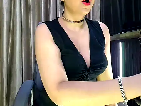 Snapshot of fabdemira chatting on October 2025 06:10:01 PM fabdemira online show from October 2025 06:10:01 PM