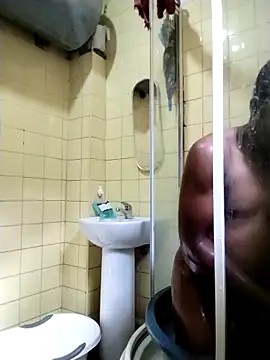 Polygamist online show from February 2026 12:58:02 PM