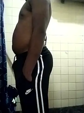 Polygamist online show from January 2026 12:25:02 AM