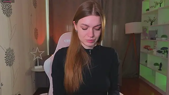 Snapshot of Lovella_Lips chatting on March 2026 11:22:02 AM Lovella Lips online show from March 2026 11:22:02 AM