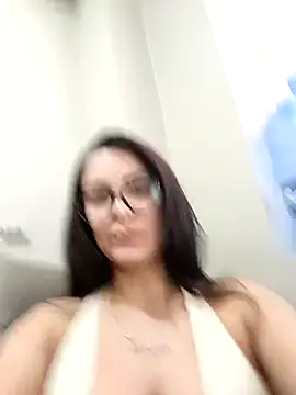 Snapshot of AlexMiaK chatting on February 2025 06:52:02 PM AlexMiaK online show from February 2025 06:52:02 PM