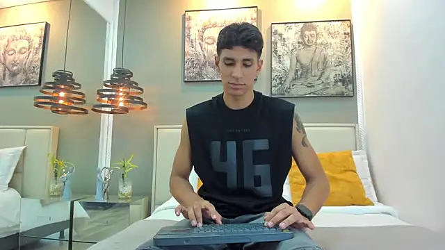 Snapshot of kieran_derek chatting on November 2025 12:33:02 AM kieran derek online show from November 2025 12:33:02 AM