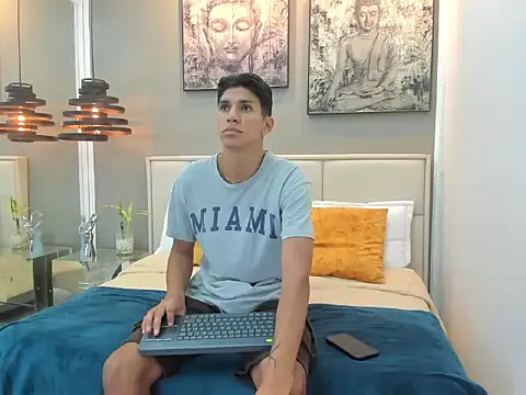 Snapshot of kieran_derek chatting on November 2025 03:24:02 AM kieran derek online show from November 2025 03:24:02 AM