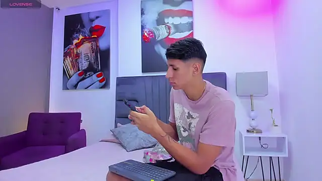 Snapshot of kieran_derek chatting on November 2025 03:16:01 AM kieran derek online show from November 2025 03:16:01 AM