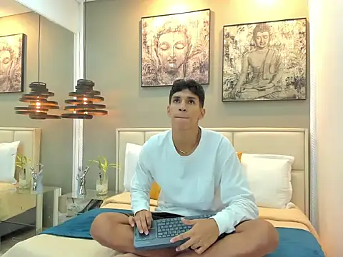 Snapshot of kieran_derek chatting on October 2025 03:27:01 AM kieran derek online show from October 2025 03:27:01 AM