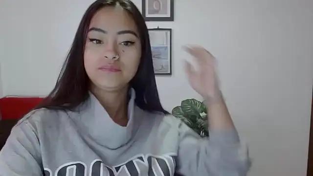 NatalyEscobar lx online show from April 2026 01:48:02 PM