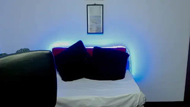 NatalyEscobar lx online show from February 2026 01:12:01 PM