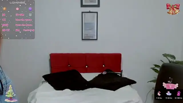 NatalyEscobar lx online show from December 2025 01:36:01 PM