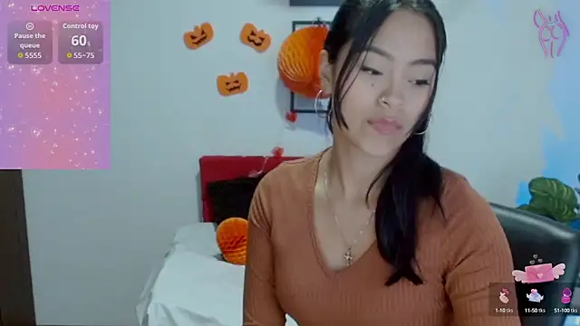 NatalyEscobar lx online show from October 2025 12:28:01 PM