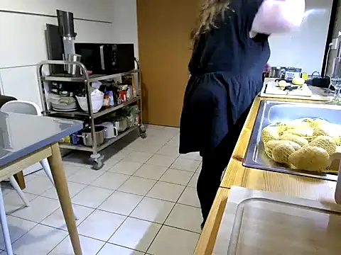 MarthaBriest online show from November 2025 06:47:01 AM