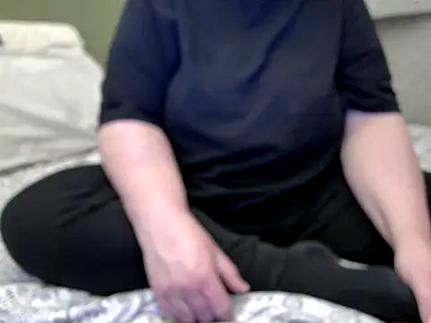 Snapshot of MarthaBriest chatting on May 2026 03:32:01 AM MarthaBriest online show from May 2026 03:32:01 AM