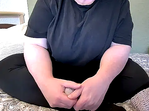 Snapshot of MarthaBriest chatting on June 2026 06:42:01 PM MarthaBriest online show from June 2026 06:42:01 PM