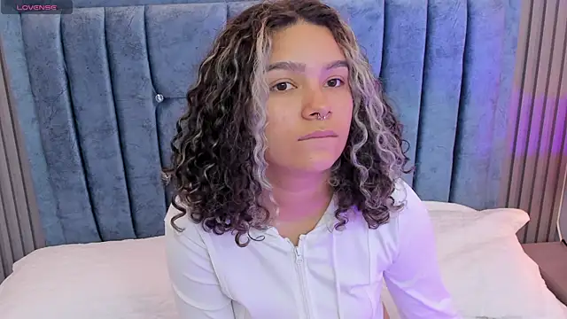 pretty sunlight  online show from April 2026 12:06:02 AM