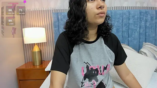 Snapshot of pretty_sunlight_ chatting on October 2025 01:30:02 AM pretty sunlight online show from October 2025 01:30:02 AM