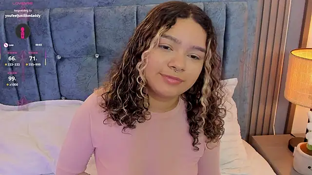 Snapshot of pretty_sunlight_ chatting on July 2026 09:54:02 PM pretty sunlight online show from July 2026 09:54:02 PM