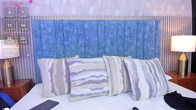 pretty sunlight  online show from November 2025 01:39:02 AM