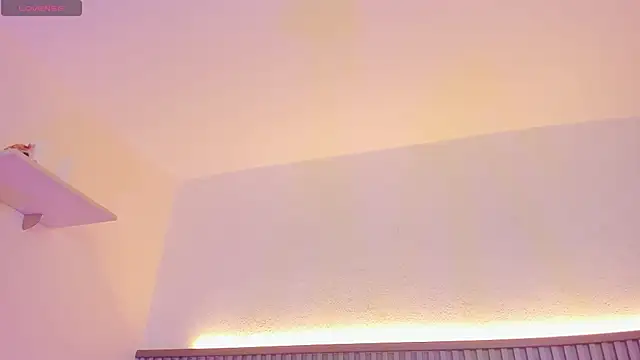 pretty sunlight  online show from May 2026 09:44:01 PM