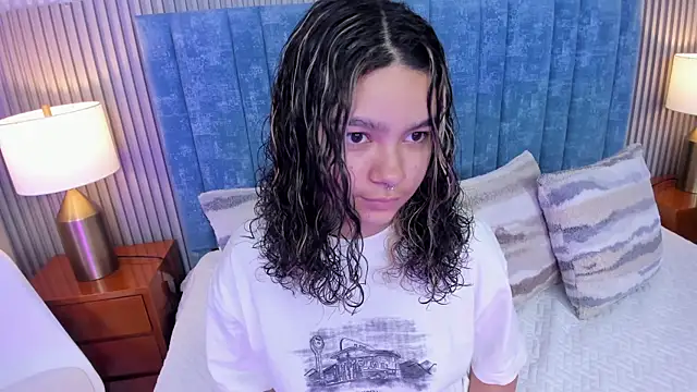 pretty sunlight  online show from March 2026 02:03:02 AM