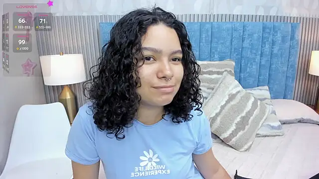 Snapshot of pretty_sunlight_ chatting on October 2025 01:51:02 AM pretty sunlight online show from October 2025 01:51:02 AM