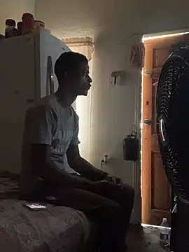 Snapshot of Johnras121 chatting on March 2025 07:40:01 PM Johnras121 online show from March 2025 07:40:01 PM