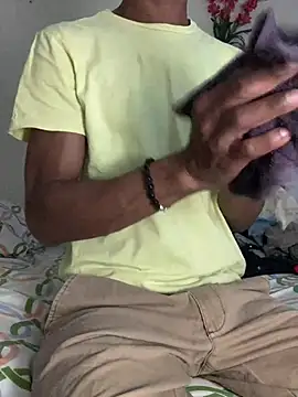 Johnras121 online show from April 2026 11:06:01 PM