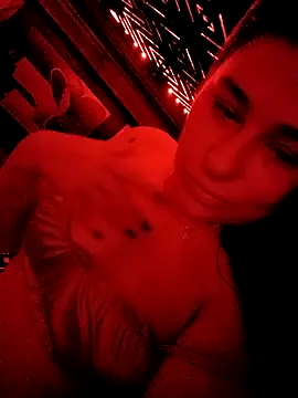 Snapshot of YuliannaFox chatting on November 2025 11:26:02 PM YuliannaFox online show from November 2025 11:26:02 PM